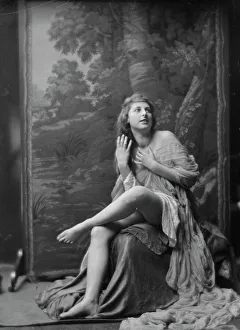 Delarer, Llellwyn, Miss, portrait photograph, 1917. Creator: Arnold Genthe