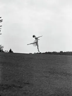 Miss Ruth St Denis Prints: Denishawn dancers, 1927 or 1928. Creator: Arnold Genthe