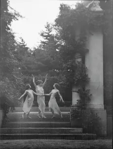 Miss Ruth St Denis Prints: Denishawn dancers, 1927 or 1928. Creator: Arnold Genthe