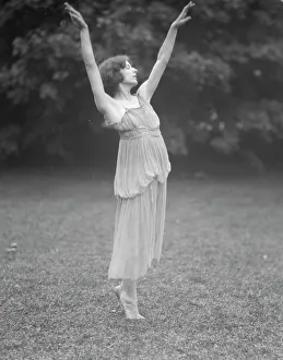 Desha, 1921 Creator: Arnold Genthe
