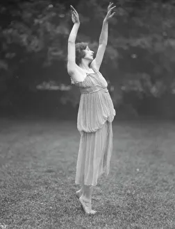Tiptoe Prints: Desha dancing in Port Washington, 1921 Aug. 21. Creator: Arnold Genthe