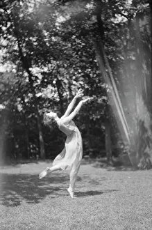 Slovene Prints: Desha dancing in Port Washington, 1921 Aug. 21. Creator: Arnold Genthe