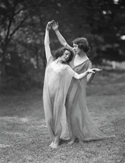 Desha and Leah, 1921 Creator: Arnold Genthe