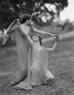 Desha and Leah, 1921 July 30. Creator: Arnold Genthe