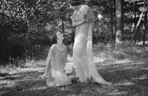 Desha and Leah dancing in Port Washington, 1921 Aug. 21. Creator: Arnold Genthe
