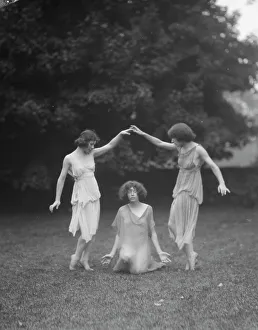 Desha, Leah, and Grace, 1921 Aug. 19. Creator: Arnold Genthe