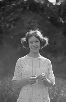 Desha in Port Washington, portrait photograph, 1921 Aug. 21. Creator: Arnold Genthe