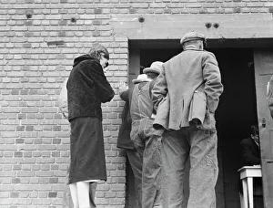 Unemployment Prints: Destitute farm labor families come to FSA distributing depot