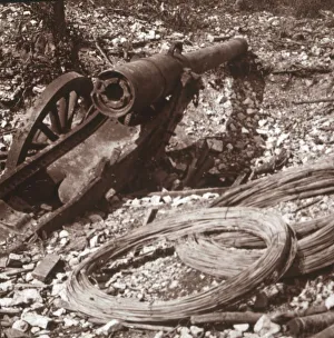 Howitzer Prints: Destroyed 155 gun, c1917-c1918