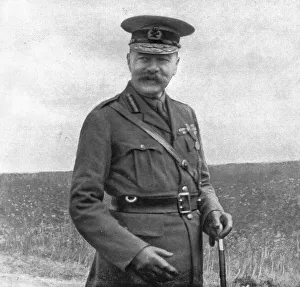 Deux grands morts; Lord Kitchener photographie a son dernier voyage en France... 1916 (1924) Creator: Unknown
