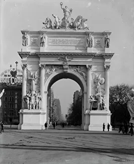 Dewey George Prints: Dewey Arch, New York, c1900. Creator: Unknown