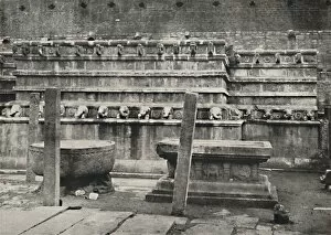 Die sudliche der vier den Himmelsrichtungen entsprechend errichteten altarartigen Anbetungsstatten