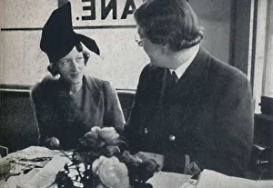Hm Stationery Office Gallery: A different hat soon, 1941. Artist: Cecil Beaton