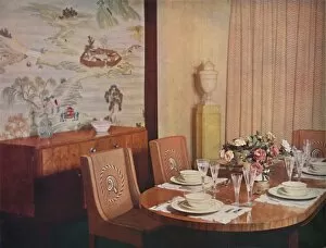 Wedgwood Collection: Dining-room, 1940