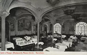 Images Dated 4th June 2012: Dining room of the Restaurant Maison Doree in Barcelona, ??1915 photograph, postcard