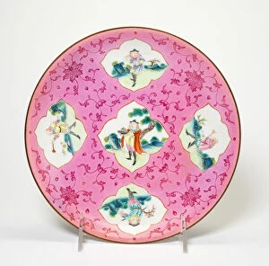 Dish with Five European Figures and Stylized Floral Scrolls and Five Bats on Reverse