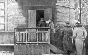 Entering Prints: Dissolution of the Eastern Front; Entrance of delegates to the building