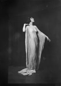 Dixie, 1923 Feb. 9. Creator: Arnold Genthe