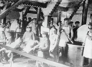 Prisoners Of War Prints: Doeberitz - making stew for prisoners, between c1915 and 1918. Creator: Bain News Service
