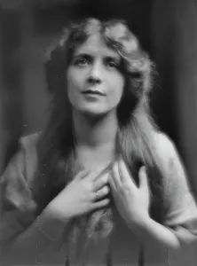 Faraway Look Prints: Dore´, M. Miss, portrait photograph, 1913 Mar. 27. Creator: Arnold Genthe