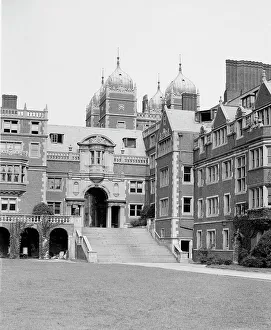 Philadelphia Prints: Dormitory arch, U. of Pa. Philadelphia, Pa. c.between 1910 and 1920. Creator: Unknown