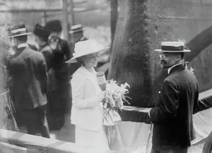 Launch Prints: Dorothy Knight at Wyoming launch, 1911. Creator: Bain News Service