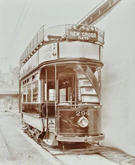 Guildhall Library Art Gallery: Double-decker electric tram, 1907