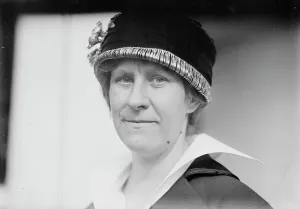 Medic Prints: Dr. Mary Crawford, 11 Oct 1914. Creator: Bain News Service
