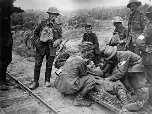 Casualties Prints: Dressing wounds of British, 18 Aug 1918. Creator: Bain News Service