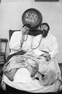 Images Dated 26th October 2007: Two drunken men in a bed, 1906