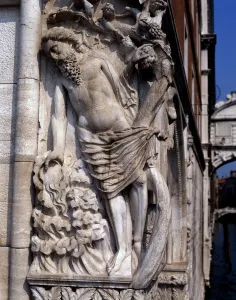 The Drunkenness of Noah, sculpture of 1404, capital of the angle of the lower gallery The Drunkenness of Noah, sculpture of 1404, capital of the angle of the lower gallery
