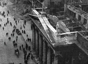 Easter Rising Prints: Dublin Apres L'Emeute; Le porche du Post Office central
