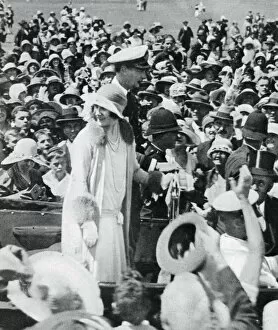 Enthusiastic Collection: The Duke and Duchess mobbed by crowds in Auckland, 1927, (1937)