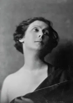 Modern Dance Prints: Duncan, Isadora, portrait photograph, between 1916 and 1918. Creator: Arnold Genthe