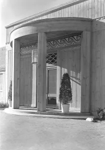 Porch Prints: The Dunes Club, Narragansett, Rhode Island, 1939. Creator: Gottscho-Schleisner, Inc