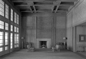 High Ceiling Prints: The Dunes Club, Narragansett, Rhode Island, 1939. Creator: Gottscho-Schleisner, Inc