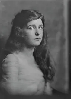Duvall, Miss, portrait photograph, 1916. Creator: Arnold Genthe
