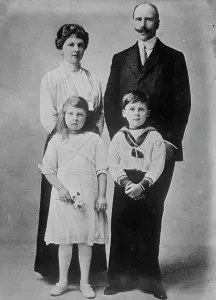 Princess Alice Prints: Earl of Athlone and family, between c1910 and c1915. Creator: Bain News Service