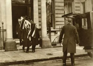 Haig Sir Douglas Prints: Earl Haigs coffin being carried from the house where he died