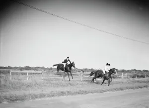 Jump Prints: East Hampton hunt, 1933 Sept. Creator: Arnold Genthe