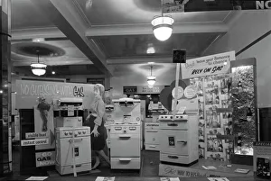 East Midlands Gas Board shop window cooker display, Rotherham, South Yorkshire, 1961 East Midlands Gas Board shop window cooker display, Rotherham, South Yorkshire, 1961