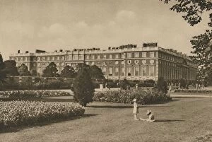 Sir Christopher Wren Collection: East Wing of Hampton Court Added By Wren on the Site of the Cardinals Work, c1935
