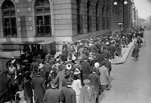 Strolling Prints: Easter crowd - 5th Ave. 1913. Creator: Bain News Service