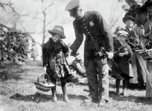 Easter Egg Prints: Easter Egg Rolling, White House, 1911