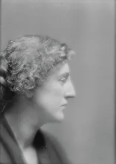 Eddington, Gertrude, Miss, portrait photograph, 1912 Feb. 29. Creator: Arnold Genthe
