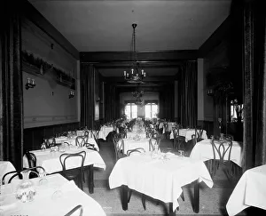 Banquet Hall Prints: Edelweiss Cafe, banquet room, Detroit, Mich. between 1905 and 1915. Creator: Unknown