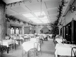 Edelweiss Cafe, main dining room from southwest corner, Detroit, Mich. between 1905 and 1915. Creator: Unknown