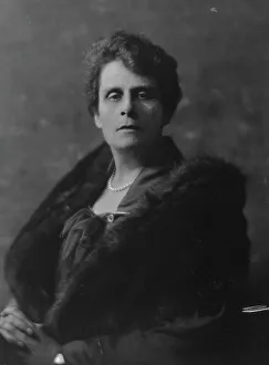 Severe Prints: Edey, Fred, Mrs. portrait photograph, 1916. Creator: Arnold Genthe