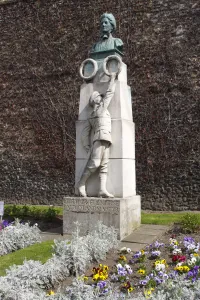 Peter Thompson Gallery: Edith Cavell Memorial, Norwich Cathedral, Norfolk, 2010