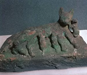Bast Collection: Egyptian bronze of a cat and kittens